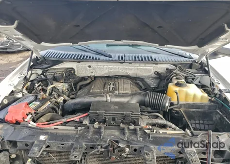 2015 Lincoln Navigator z USA, uszkodzony, nr VIN 5LMJJ2JT1FEJ09996